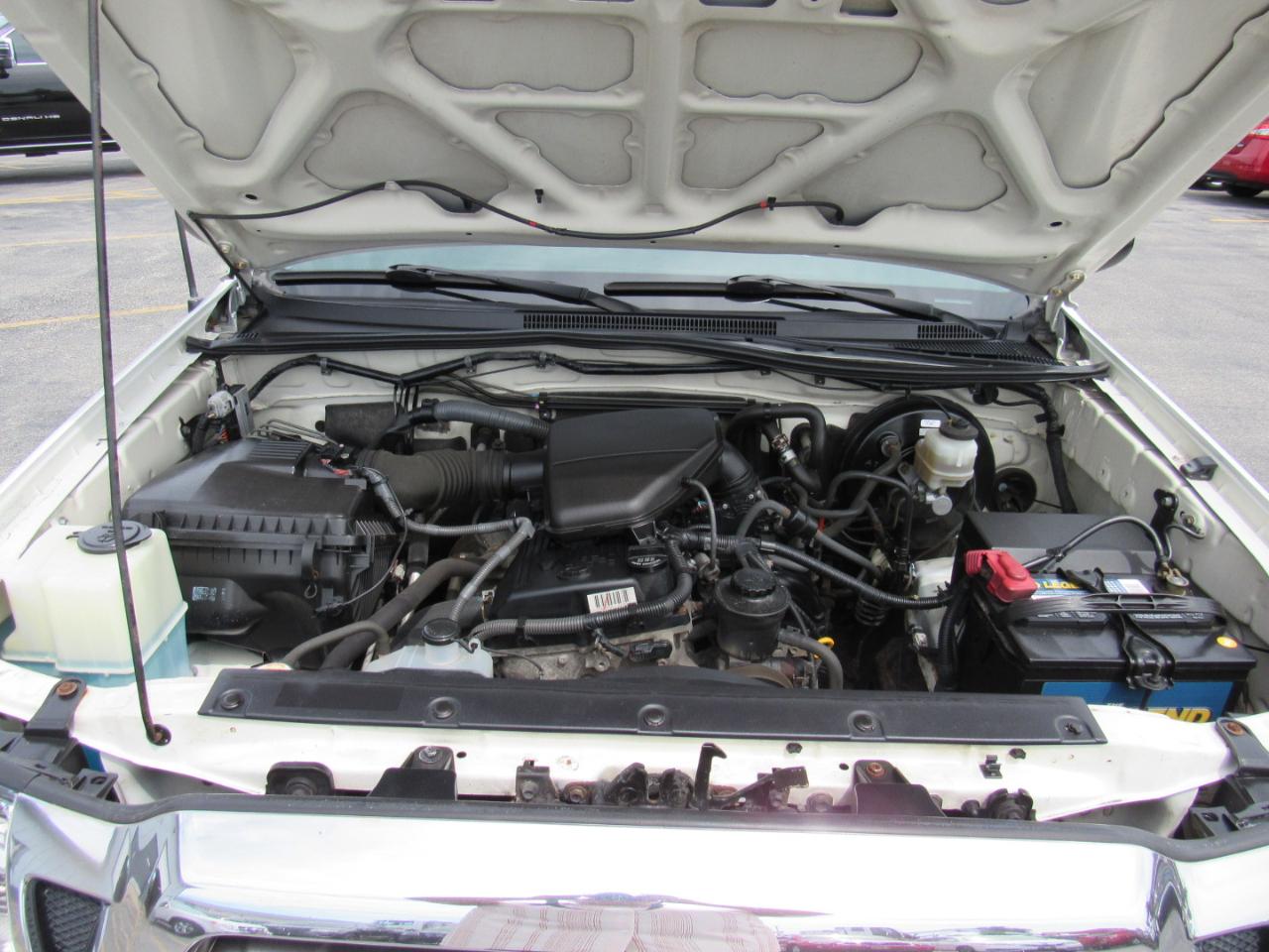 Toyota Tacoma 2WD Access I4 MT (Natl) 2009