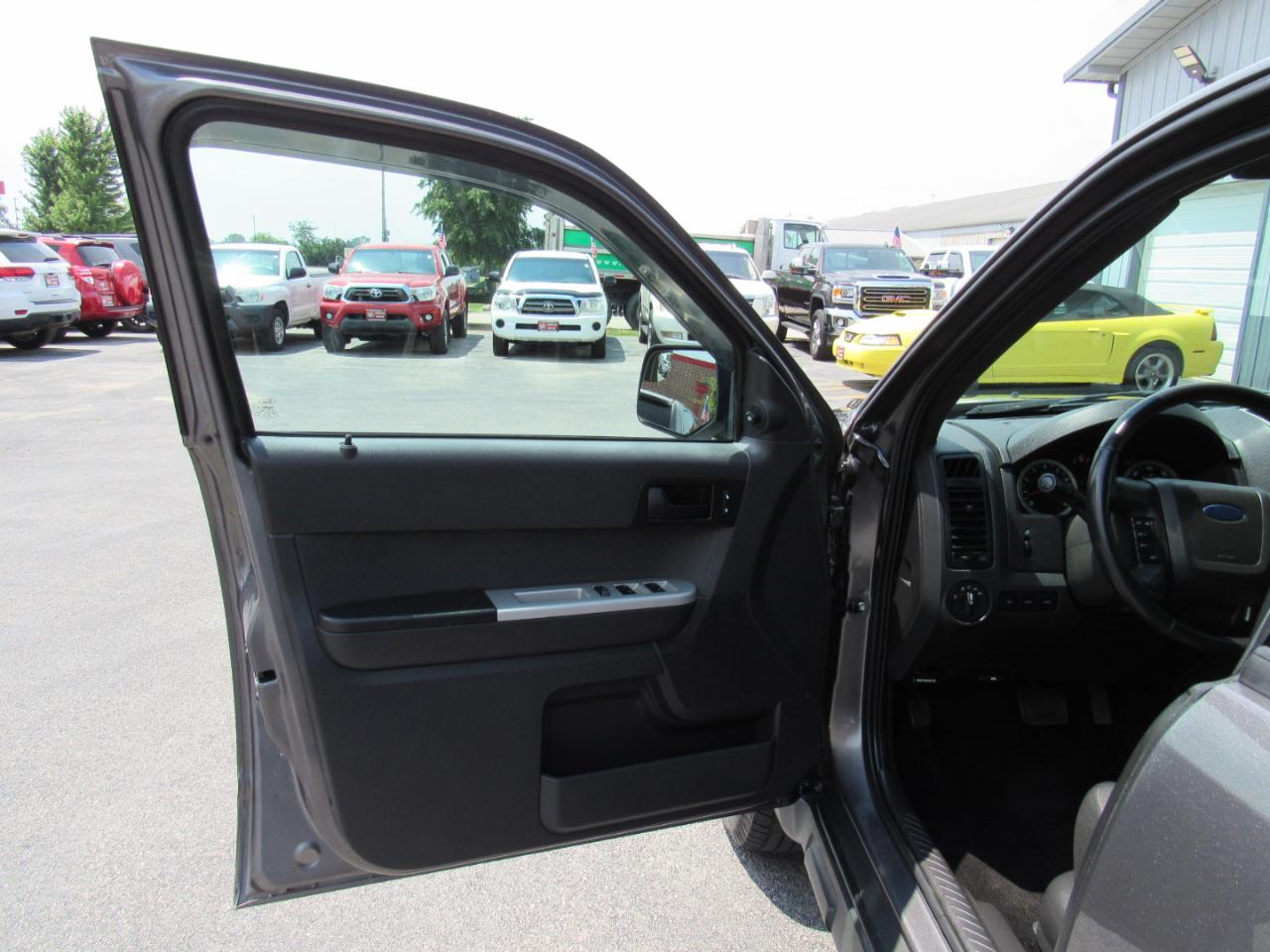 Ford Escape 4WD 4dr XLT 2012