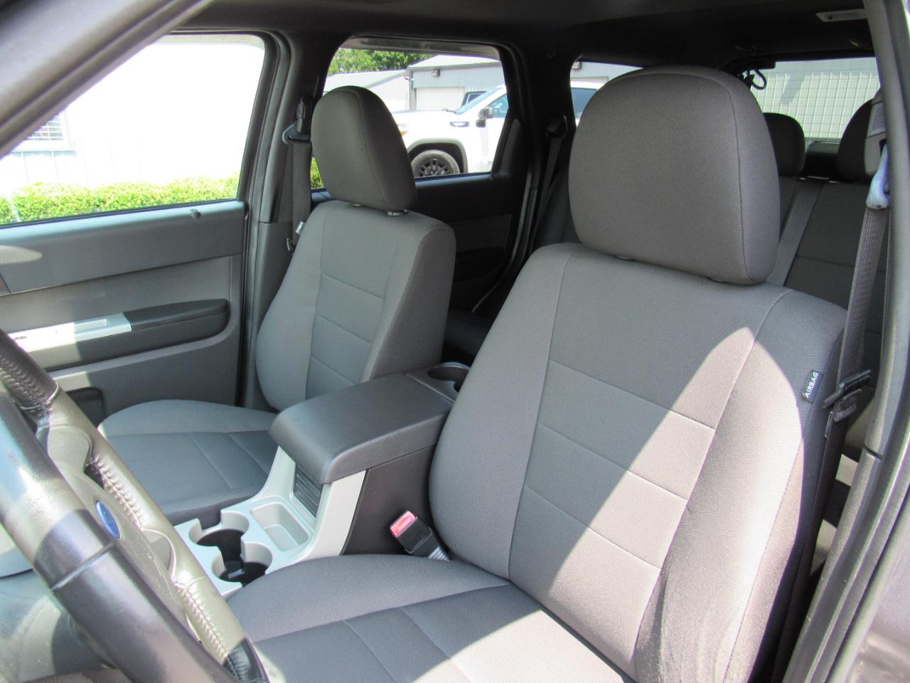 Ford Escape 4WD 4dr XLT 2012