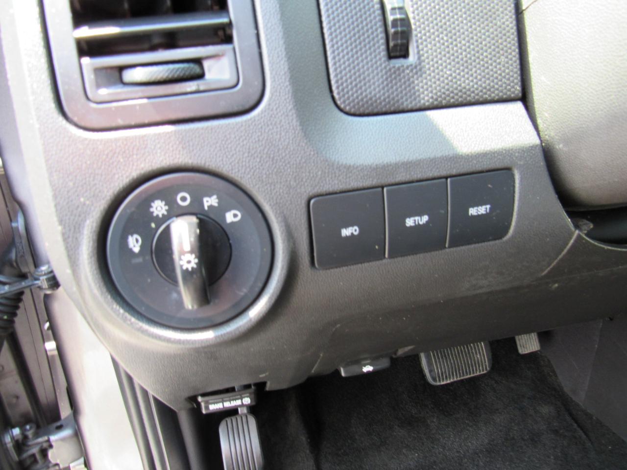 Ford Escape 4WD 4dr XLT 2012