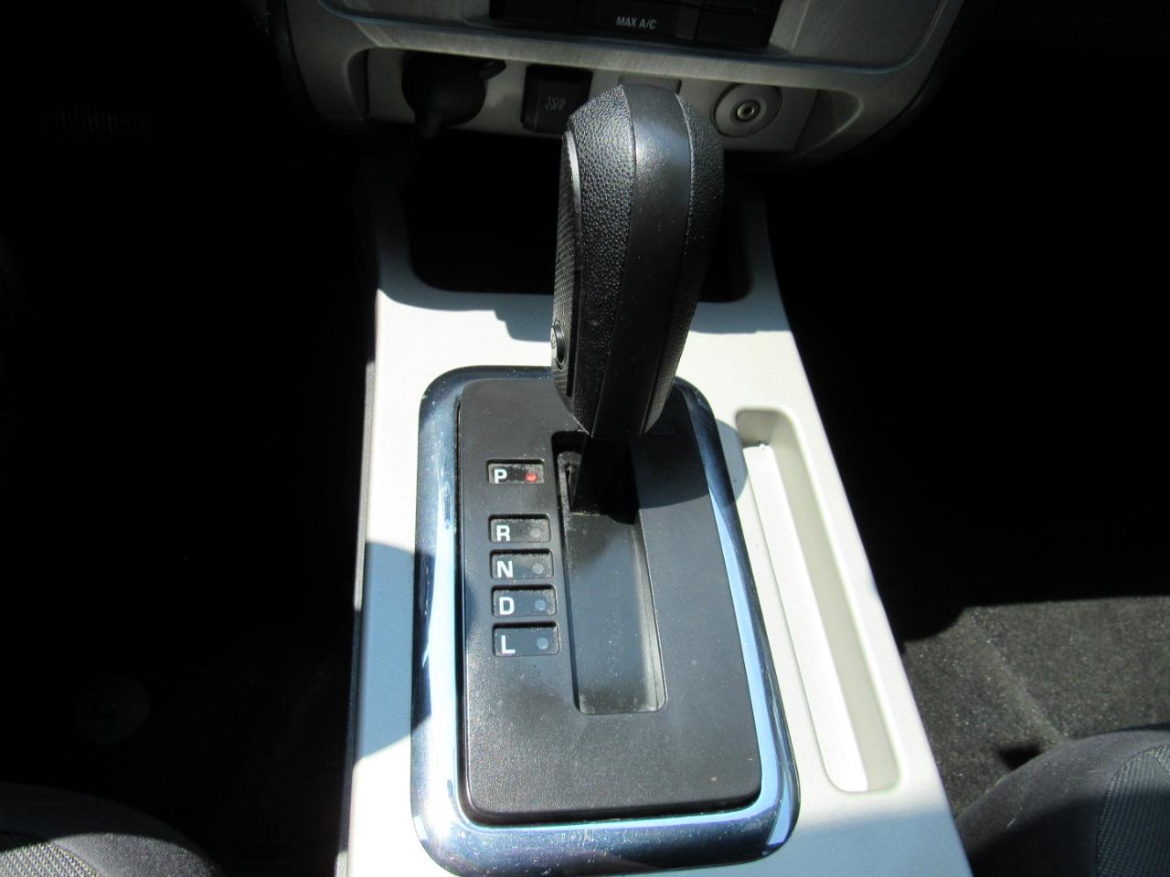 Ford Escape 4WD 4dr XLT 2012