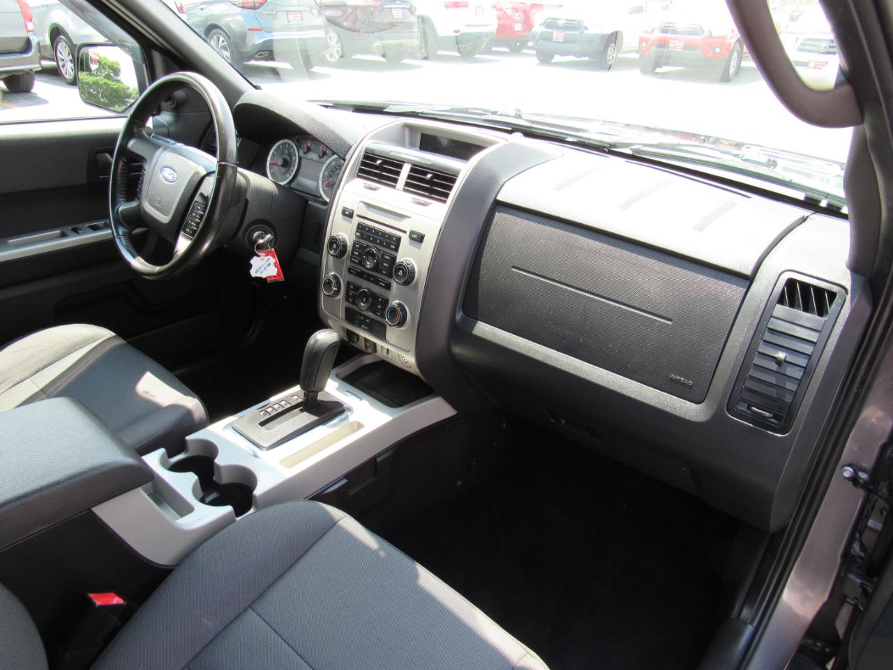Ford Escape 4WD 4dr XLT 2012