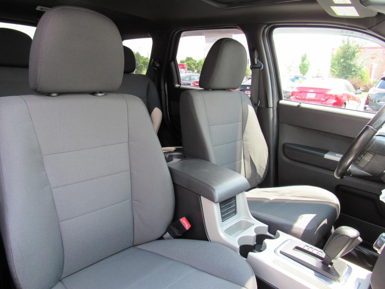 Ford Escape 4WD 4dr XLT 2012