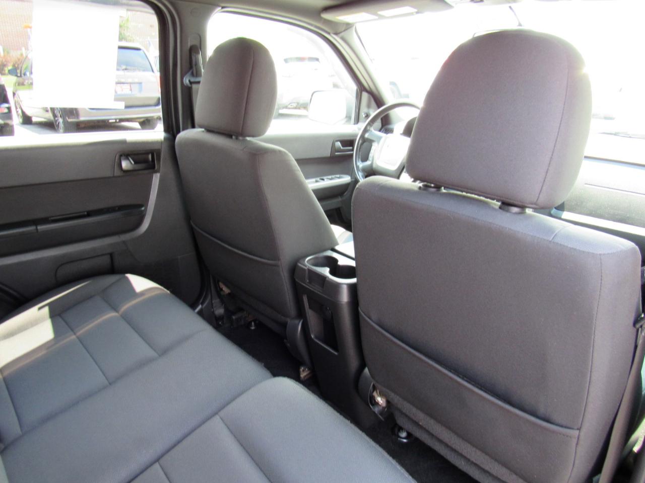 Ford Escape 4WD 4dr XLT 2012
