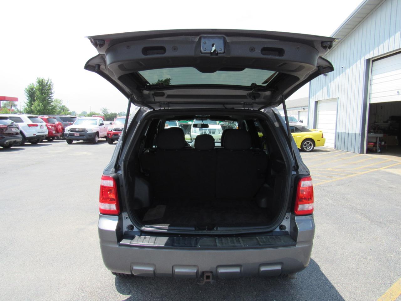 Ford Escape 4WD 4dr XLT 2012