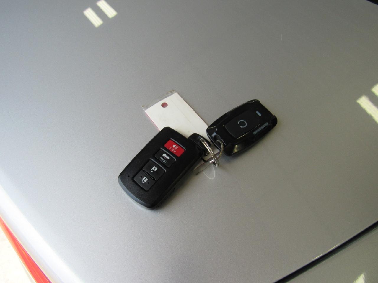 Toyota Camry 4dr Sdn I4 Auto XLE (Natl) 2013