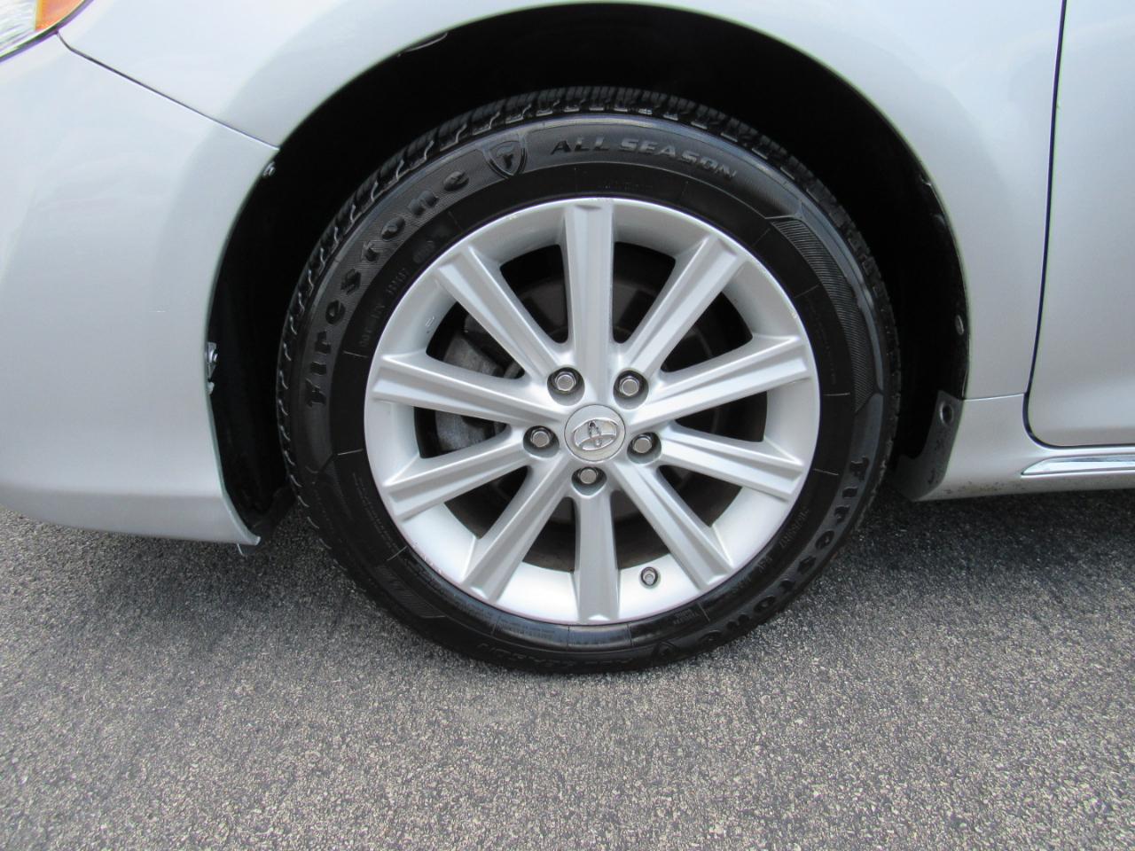 Toyota Camry 4dr Sdn I4 Auto XLE (Natl) 2013