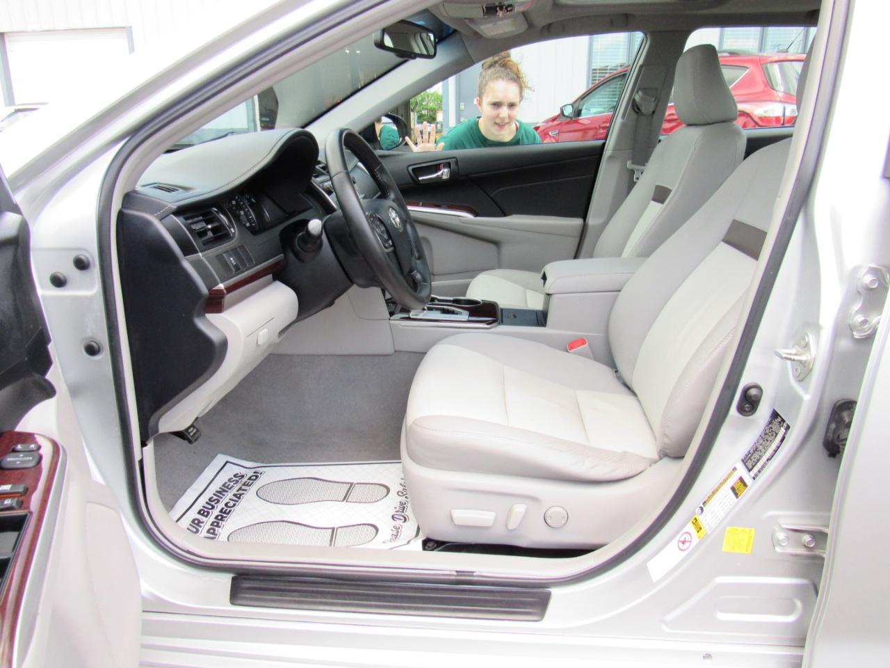 Toyota Camry 4dr Sdn I4 Auto XLE (Natl) 2013