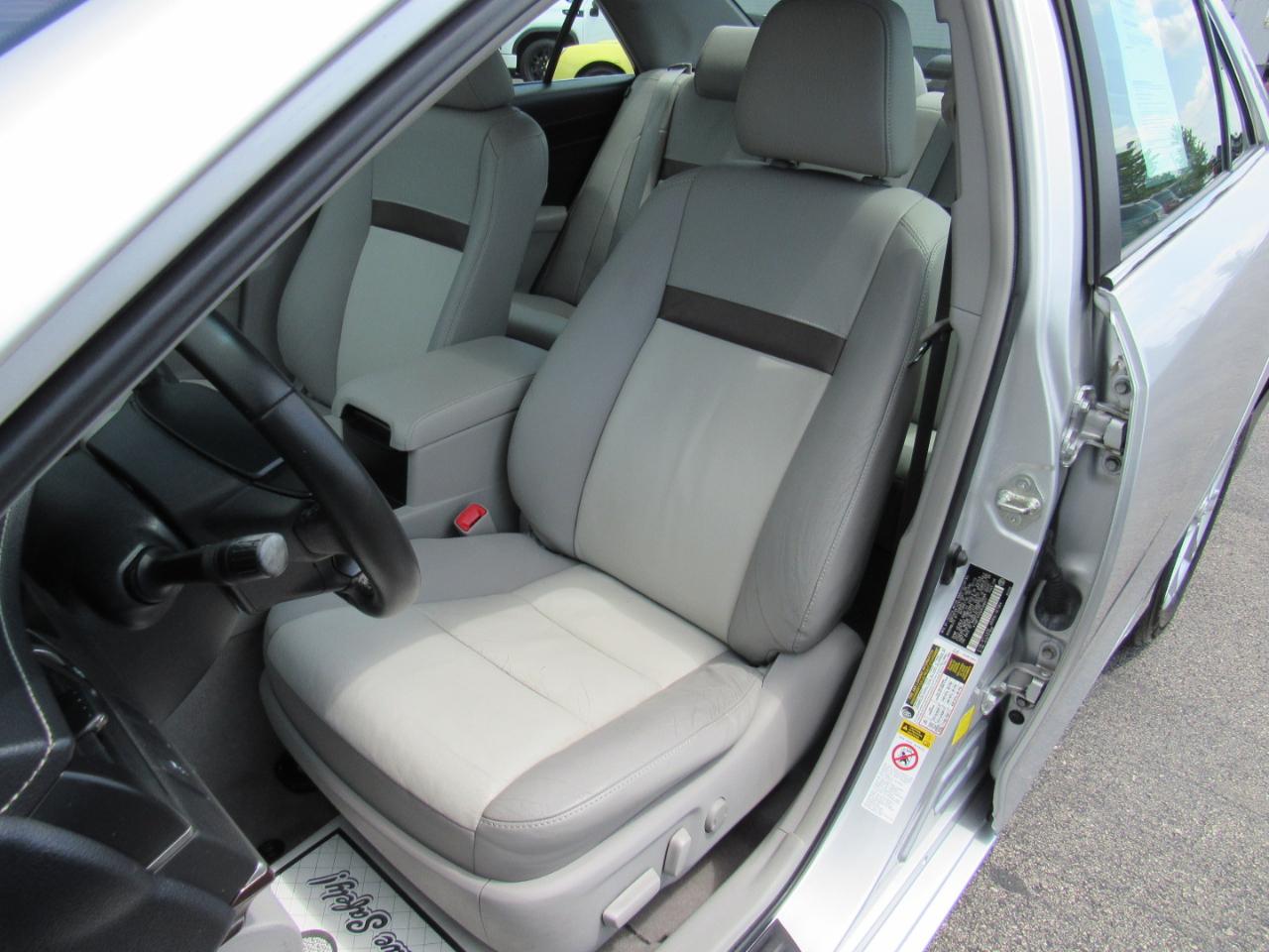 Toyota Camry 4dr Sdn I4 Auto XLE (Natl) 2013