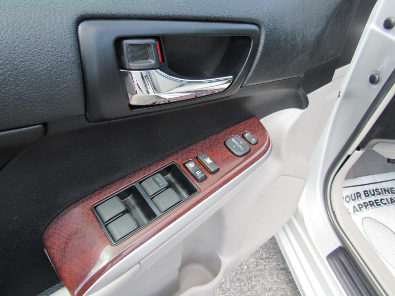 Toyota Camry 4dr Sdn I4 Auto XLE (Natl) 2013
