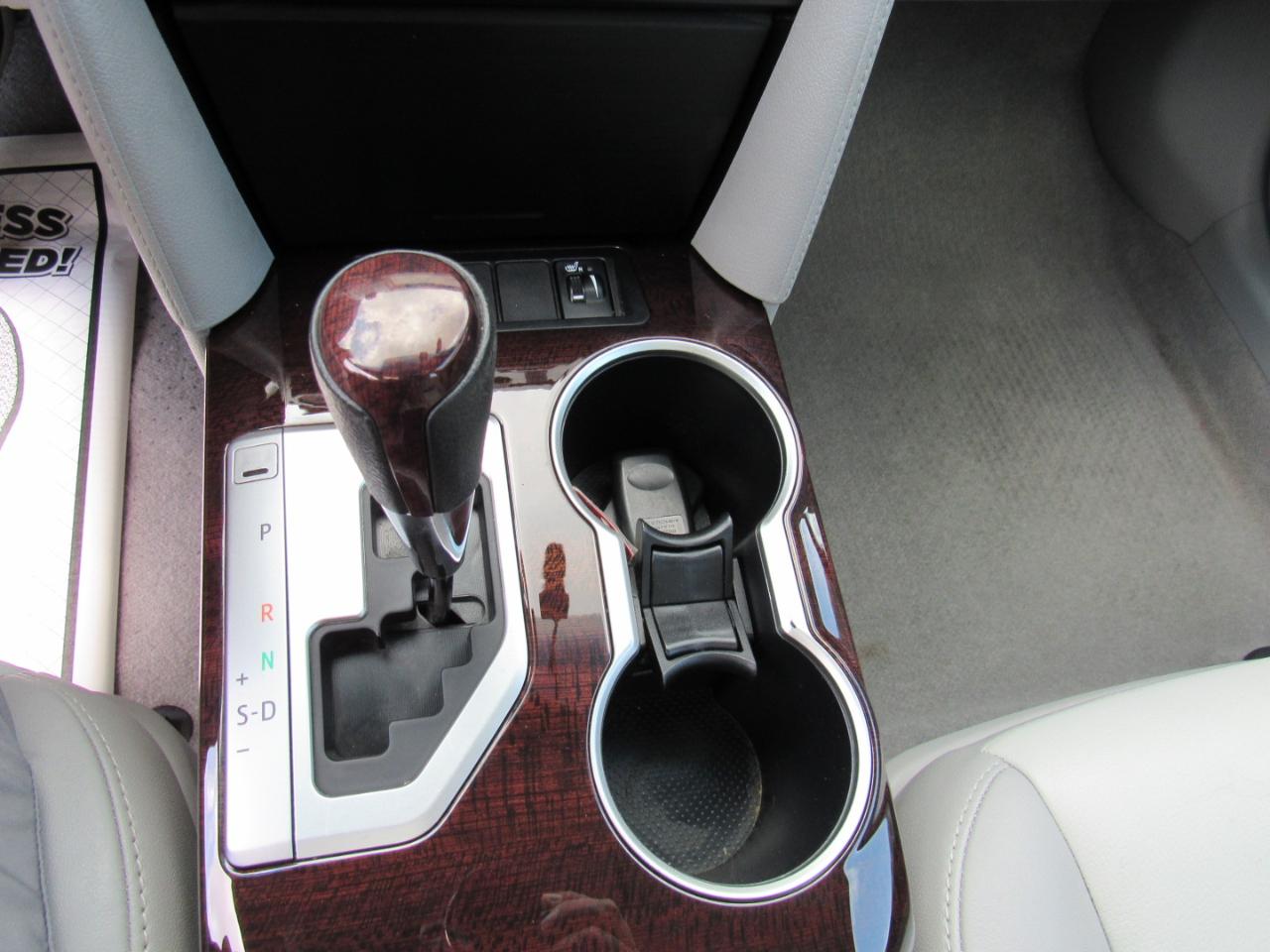 Toyota Camry 4dr Sdn I4 Auto XLE (Natl) 2013
