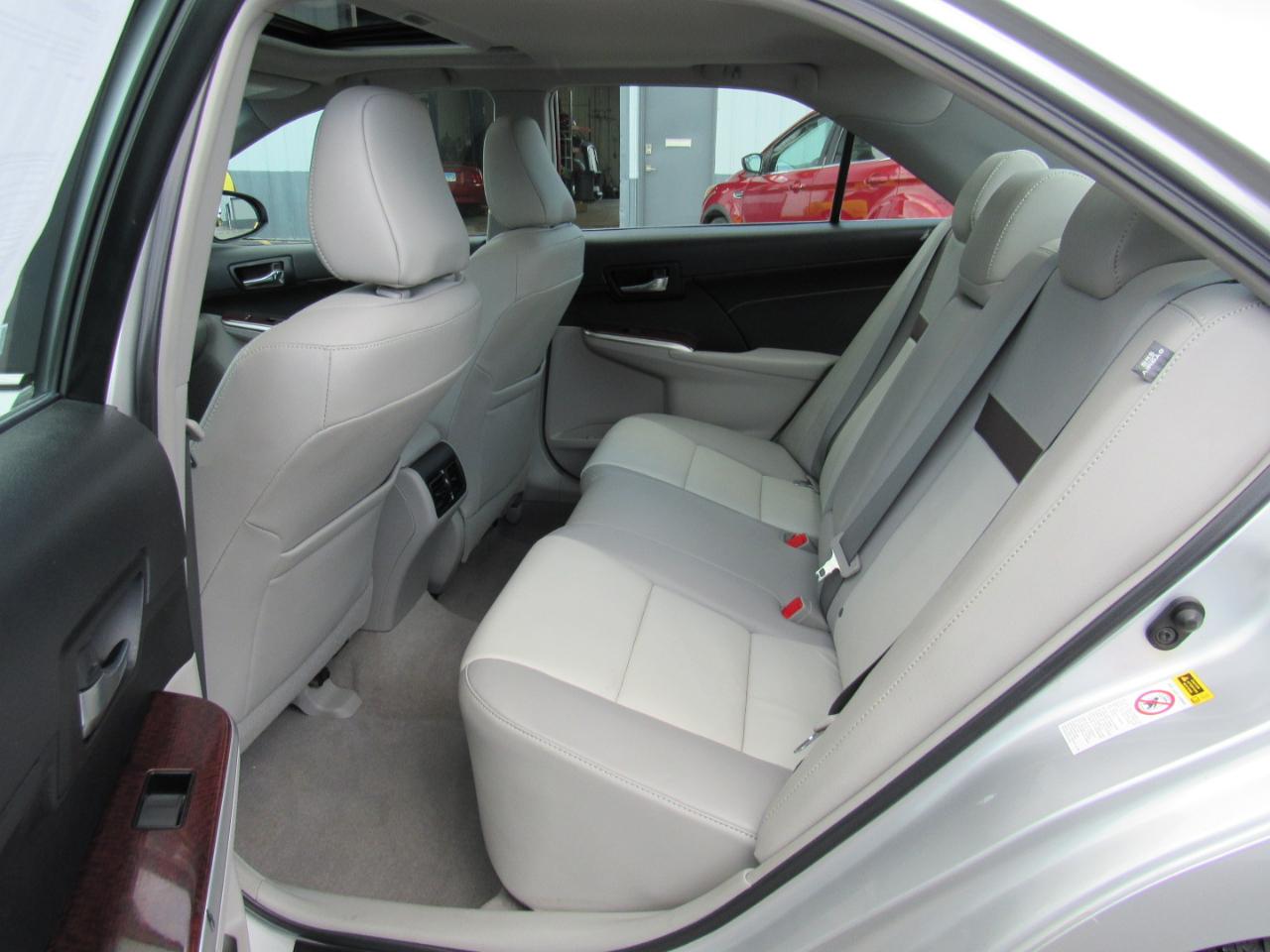Toyota Camry 4dr Sdn I4 Auto XLE (Natl) 2013