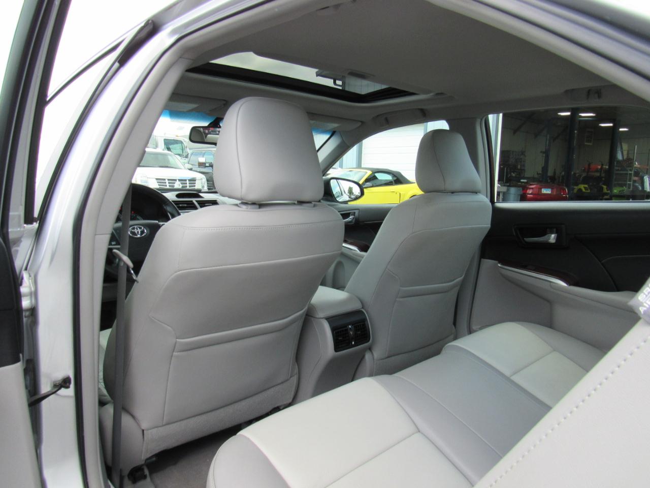 Toyota Camry 4dr Sdn I4 Auto XLE (Natl) 2013