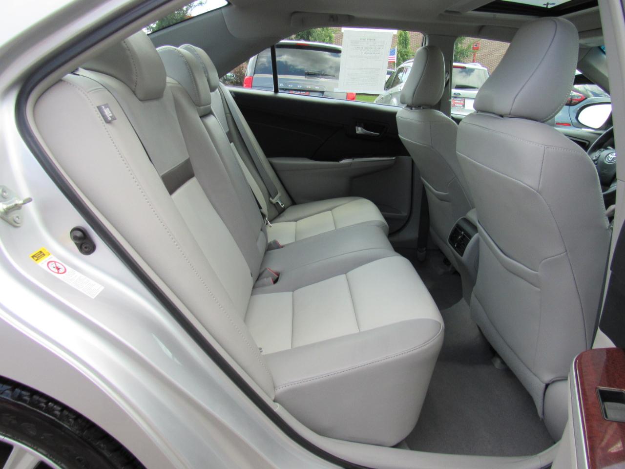 Toyota Camry 4dr Sdn I4 Auto XLE (Natl) 2013