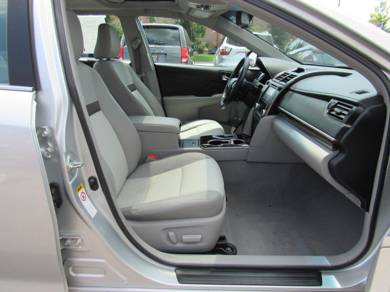 Toyota Camry 4dr Sdn I4 Auto XLE (Natl) 2013