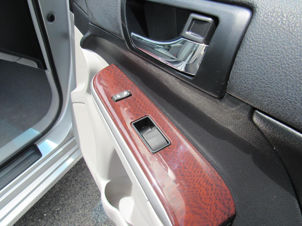 Toyota Camry 4dr Sdn I4 Auto XLE (Natl) 2013