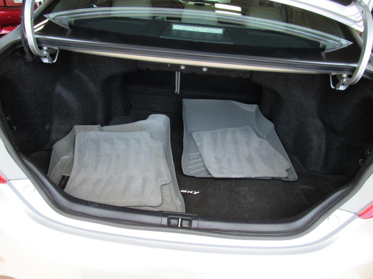 Toyota Camry 4dr Sdn I4 Auto XLE (Natl) 2013