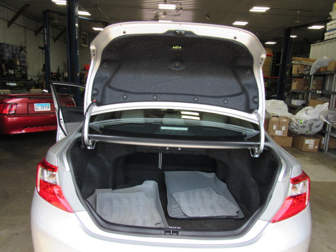 Toyota Camry 4dr Sdn I4 Auto XLE (Natl) 2013