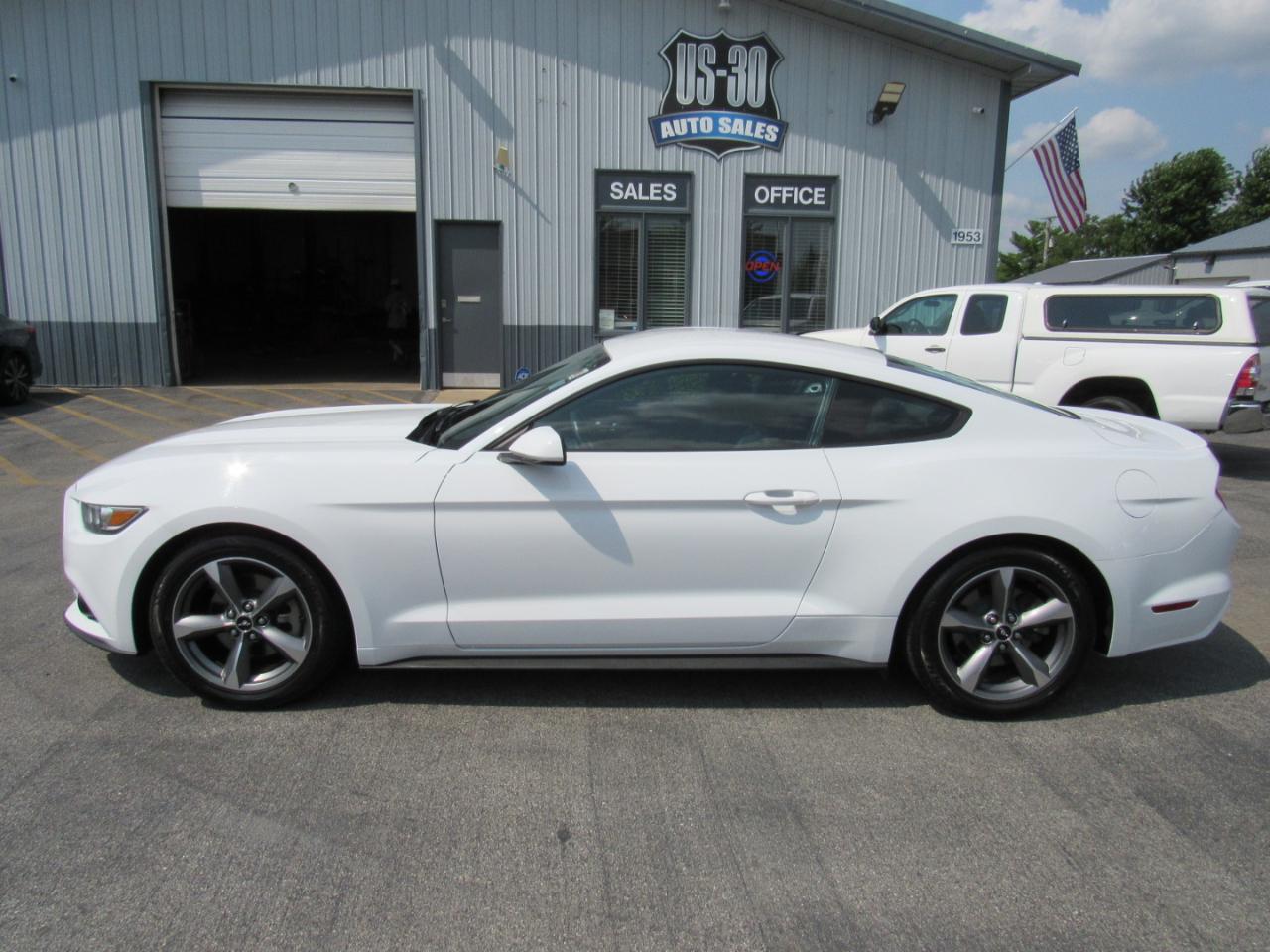 Ford Mustang 2dr Fastback V6 2016