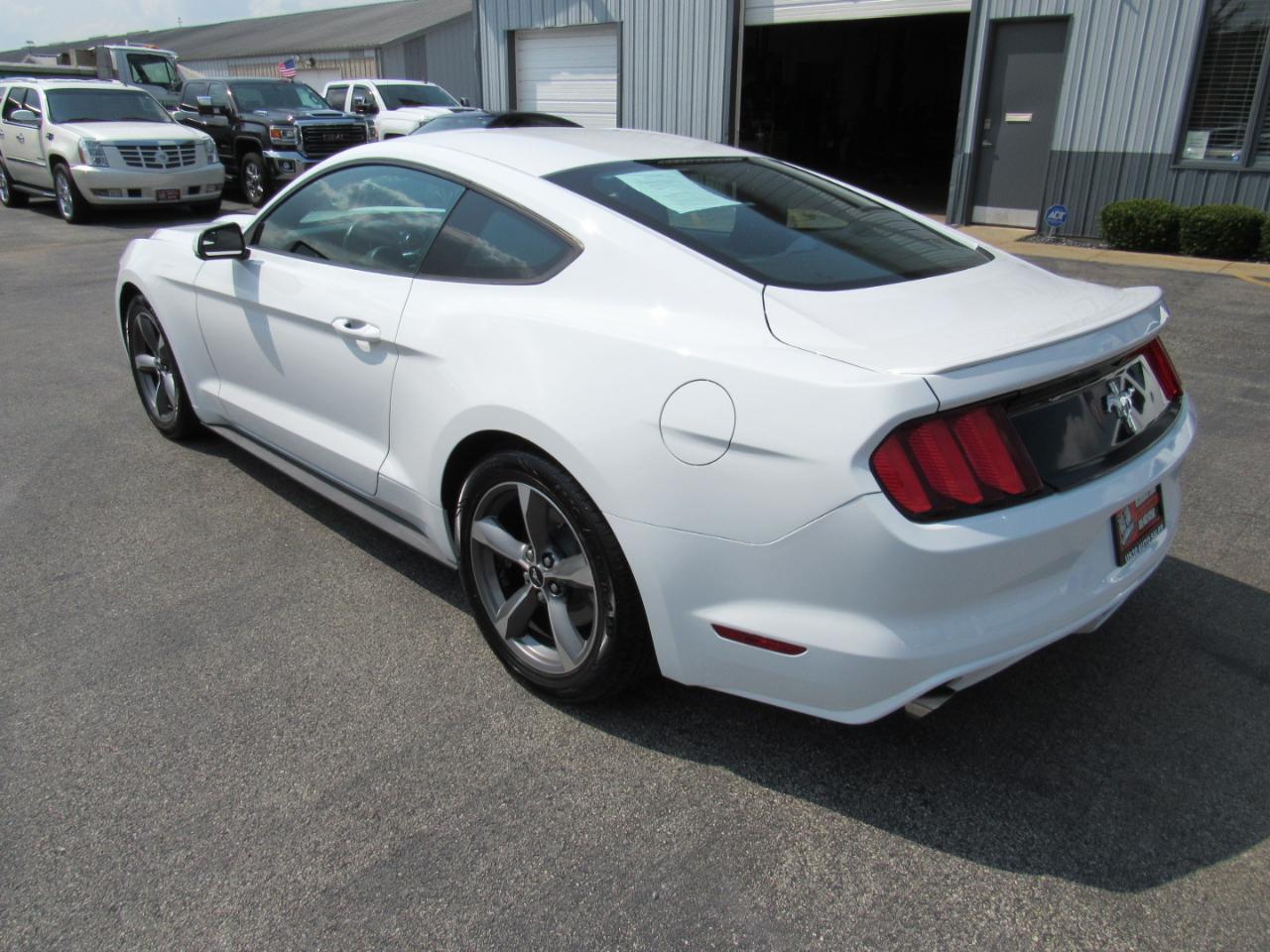 Ford Mustang 2dr Fastback V6 2016