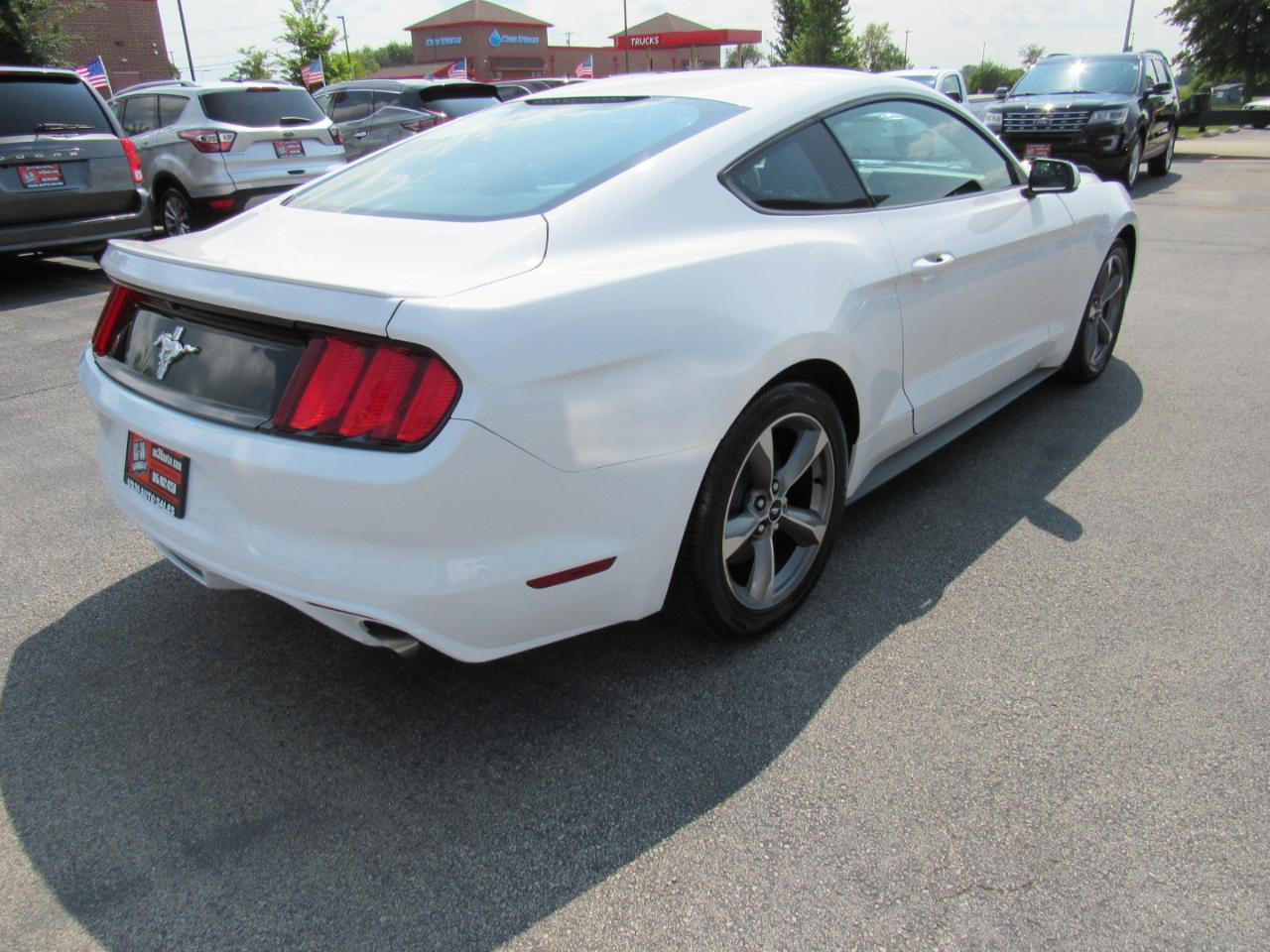 Ford Mustang 2dr Fastback V6 2016