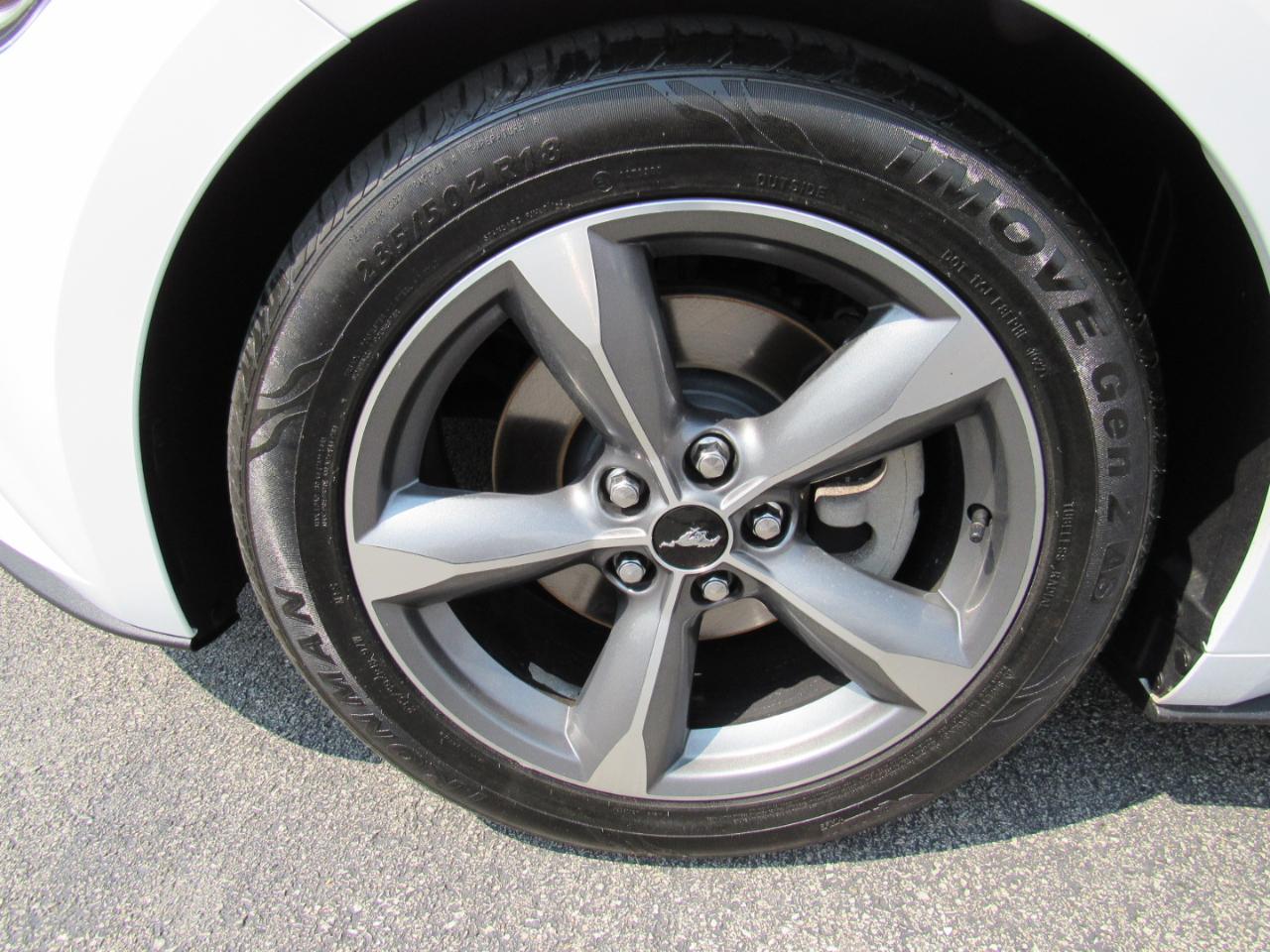Ford Mustang 2dr Fastback V6 2016