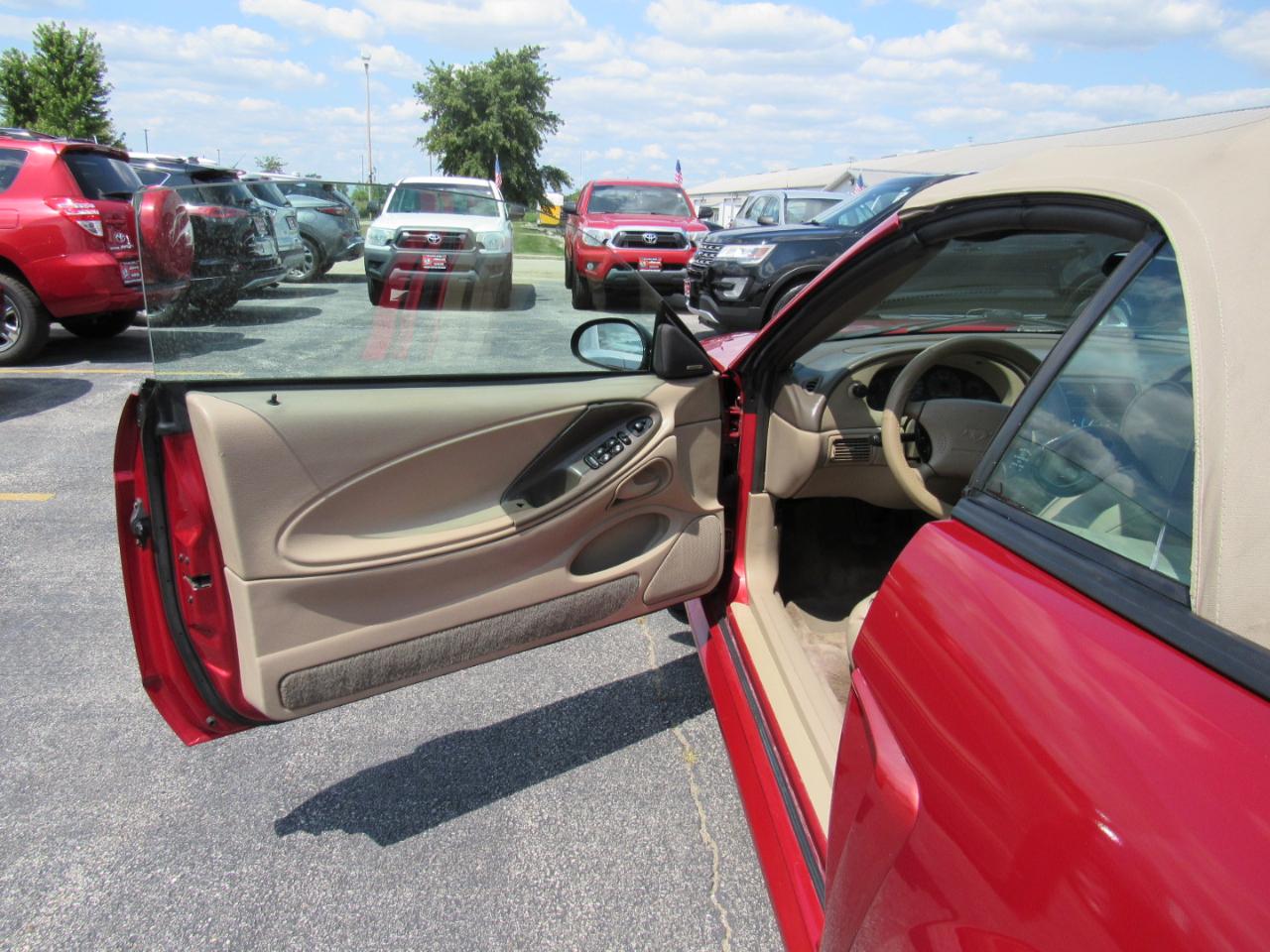 Ford Mustang 2dr Convertible Premium 2002