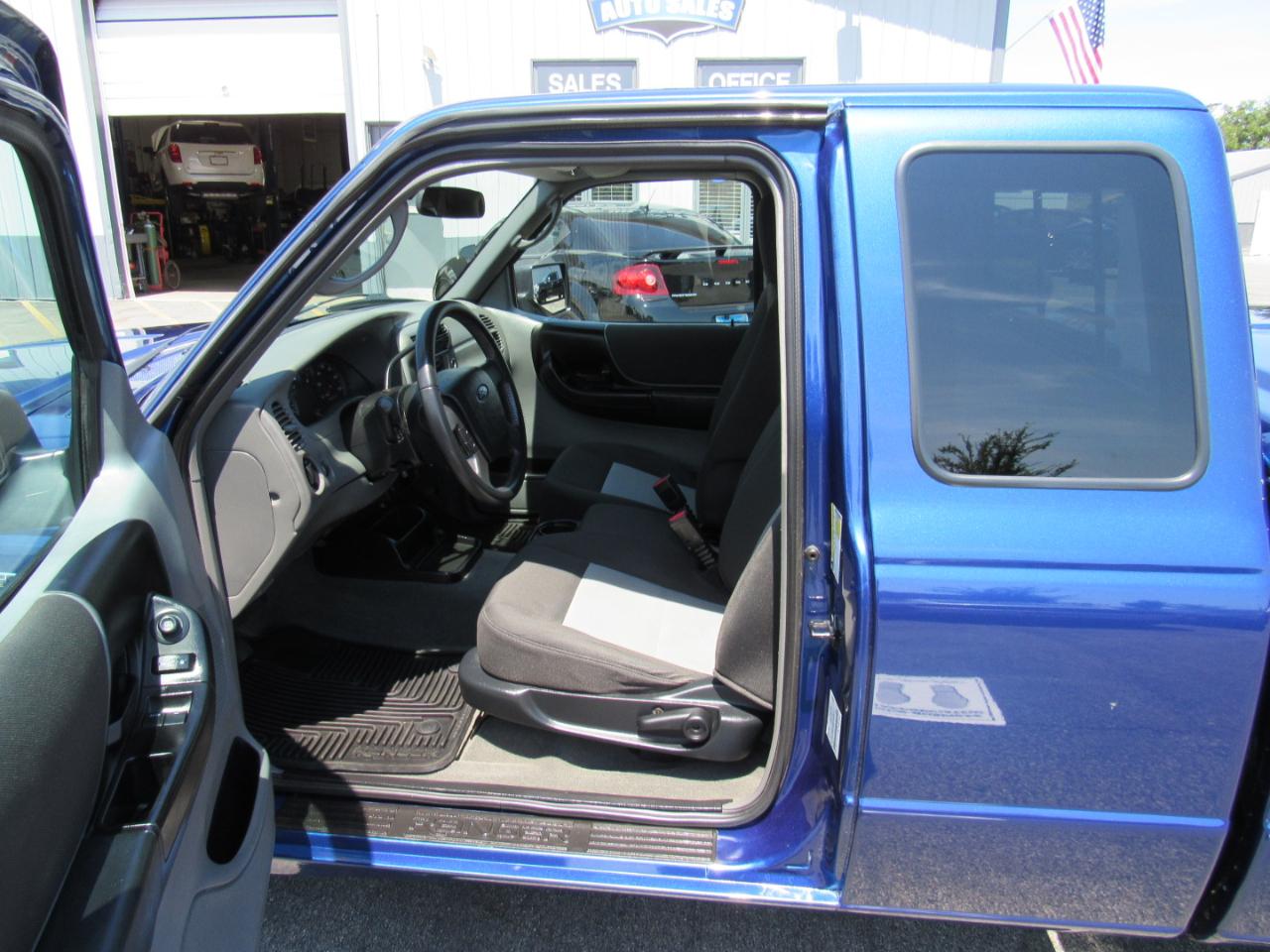 Ford Ranger 2WD 2dr SuperCab 126" XLT 2011