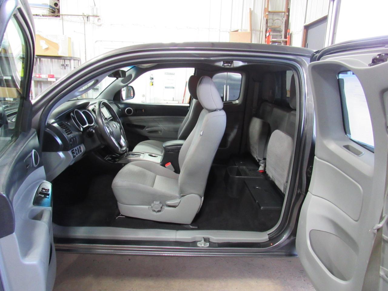 Toyota Tacoma 4WD Access Cab I4 AT (Natl) 2014