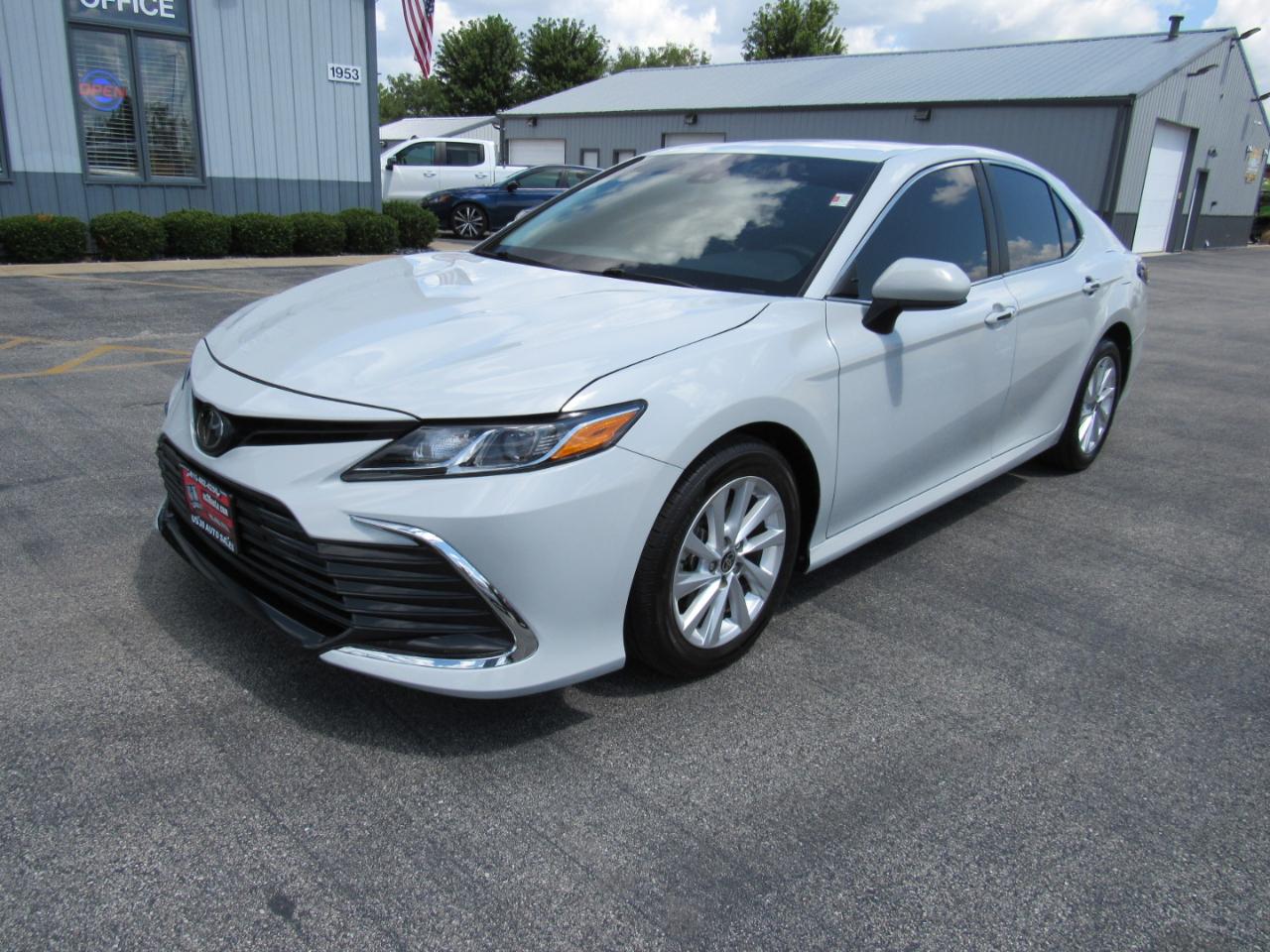 Toyota Camry LE Auto (Natl) 2023