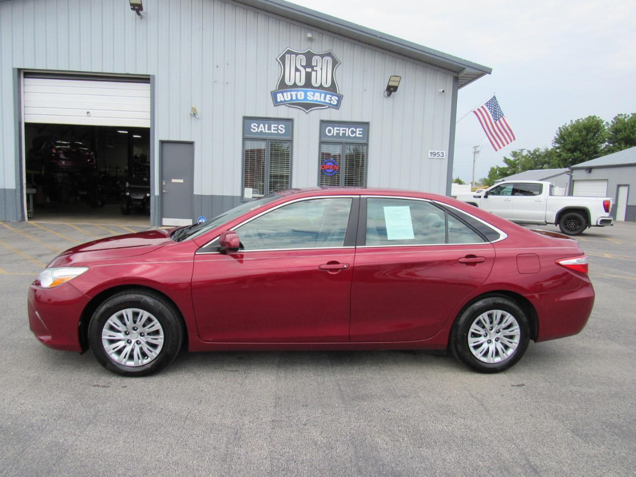 Toyota Camry 4dr Sdn I4 Auto LE (Natl) 2015