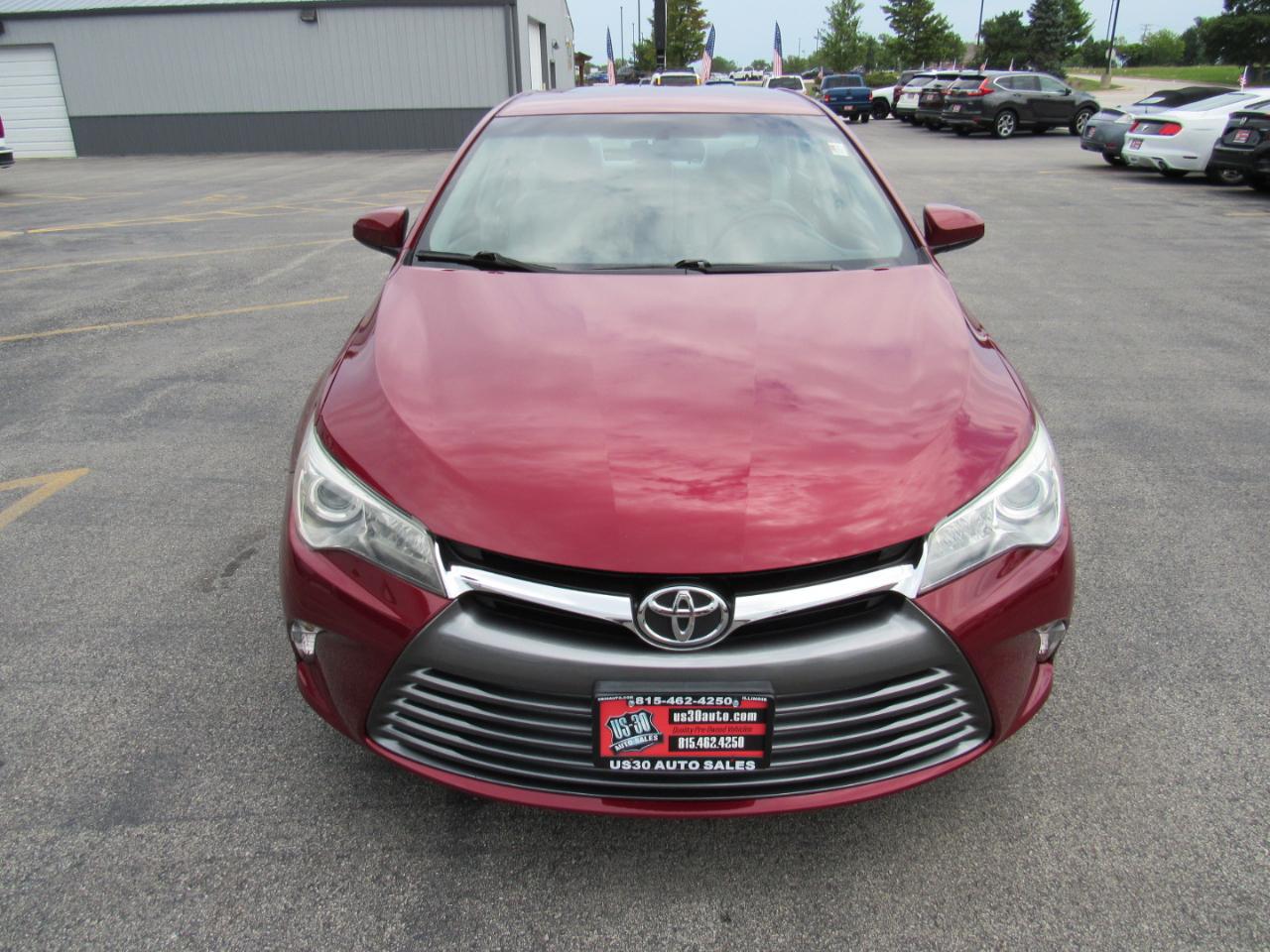 Toyota Camry 4dr Sdn I4 Auto LE (Natl) 2015