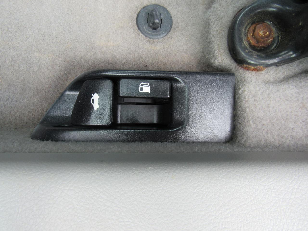 Toyota Camry 4dr Sdn I4 Auto LE (Natl) 2015