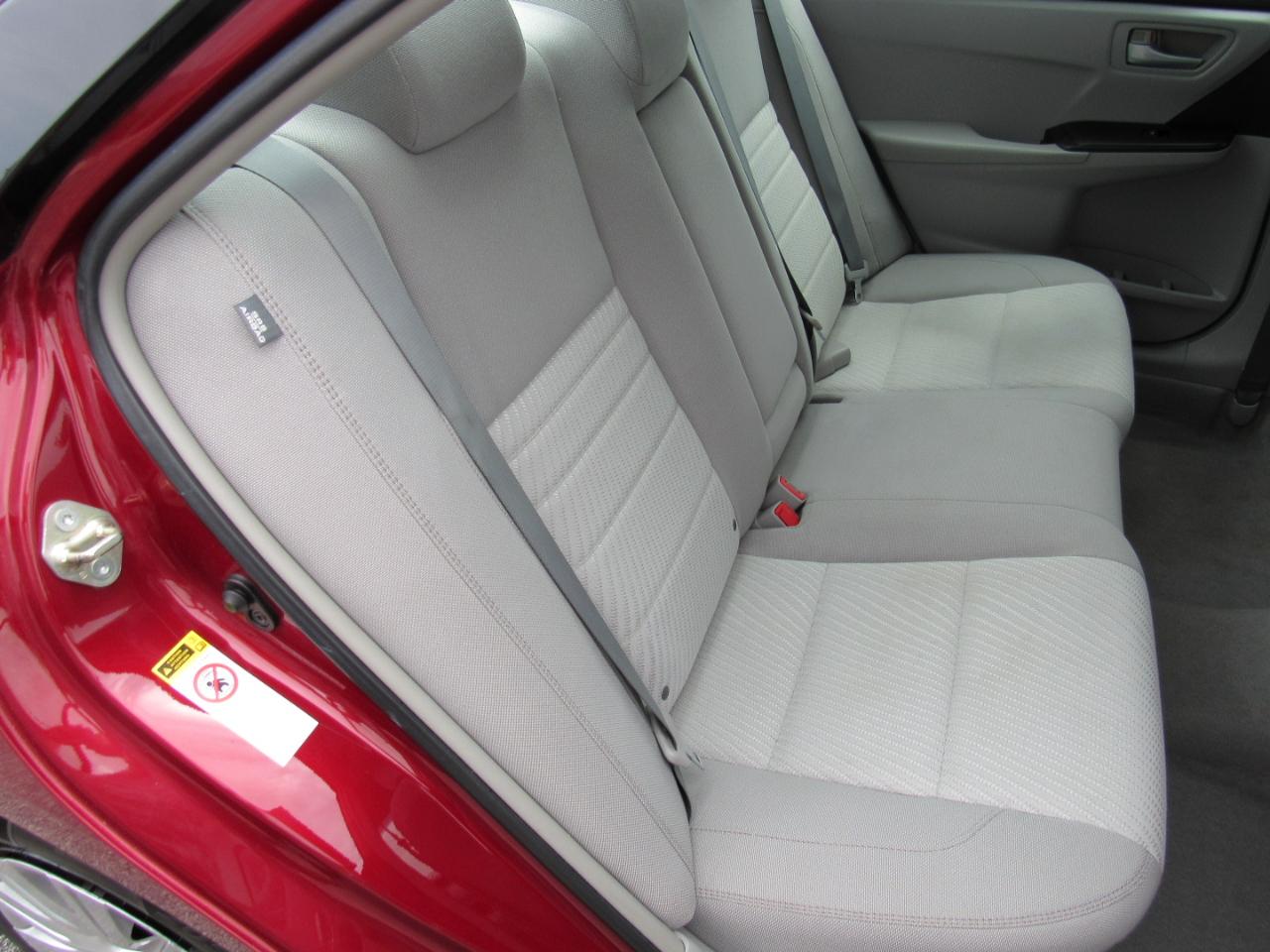 Toyota Camry 4dr Sdn I4 Auto LE (Natl) 2015