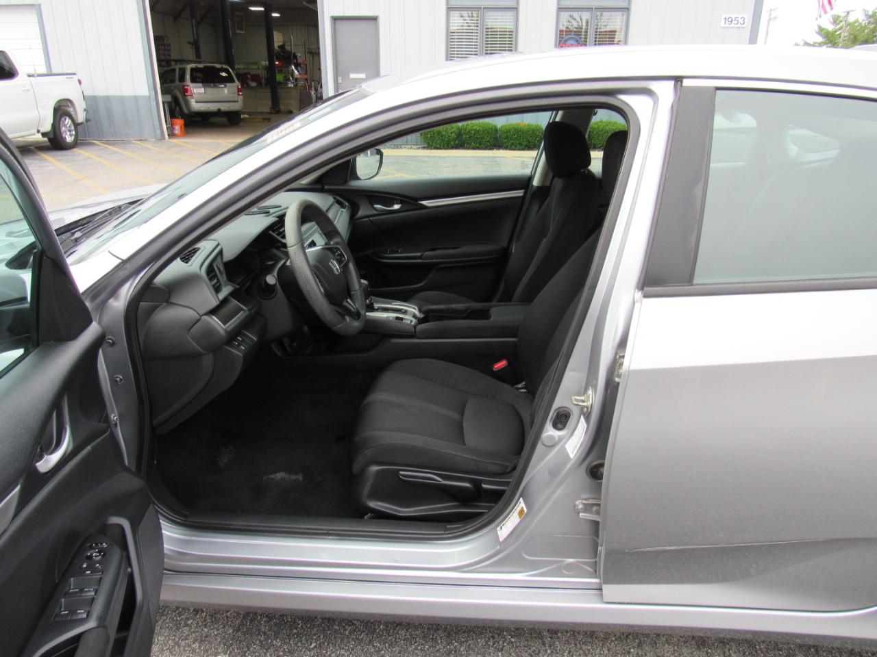 Honda Civic Sedan LX CVT 2019