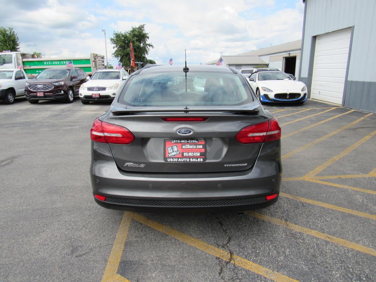 Ford Focus Titanium Sedan 2017