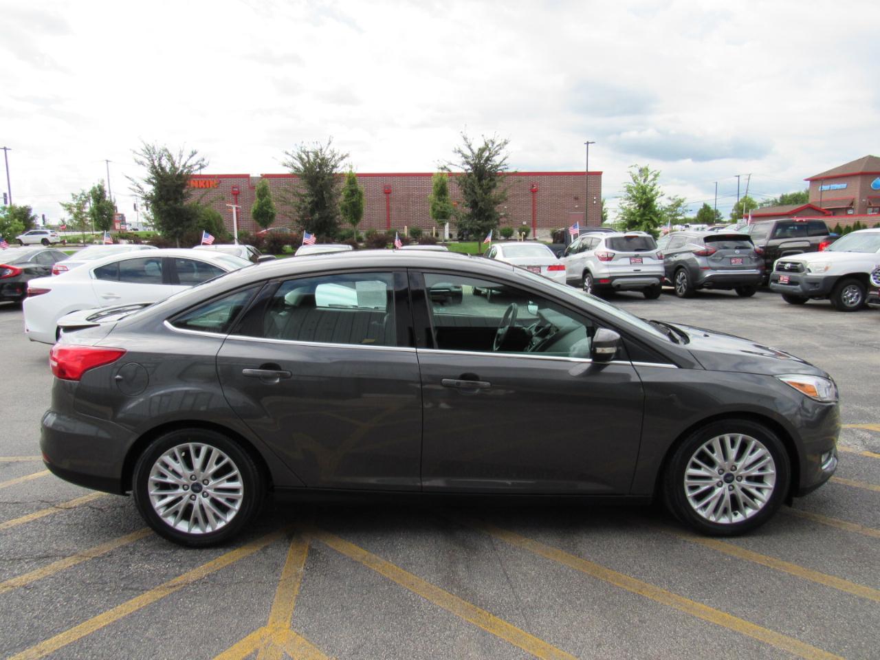 Ford Focus Titanium Sedan 2017