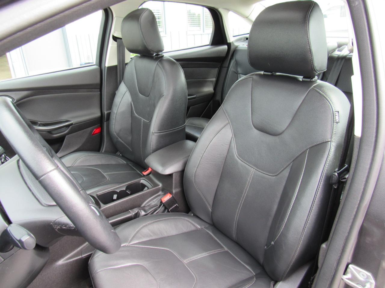 Ford Focus Titanium Sedan 2017