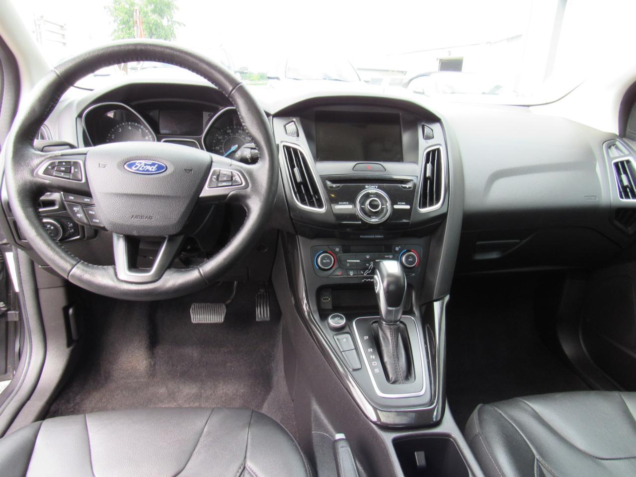 Ford Focus Titanium Sedan 2017
