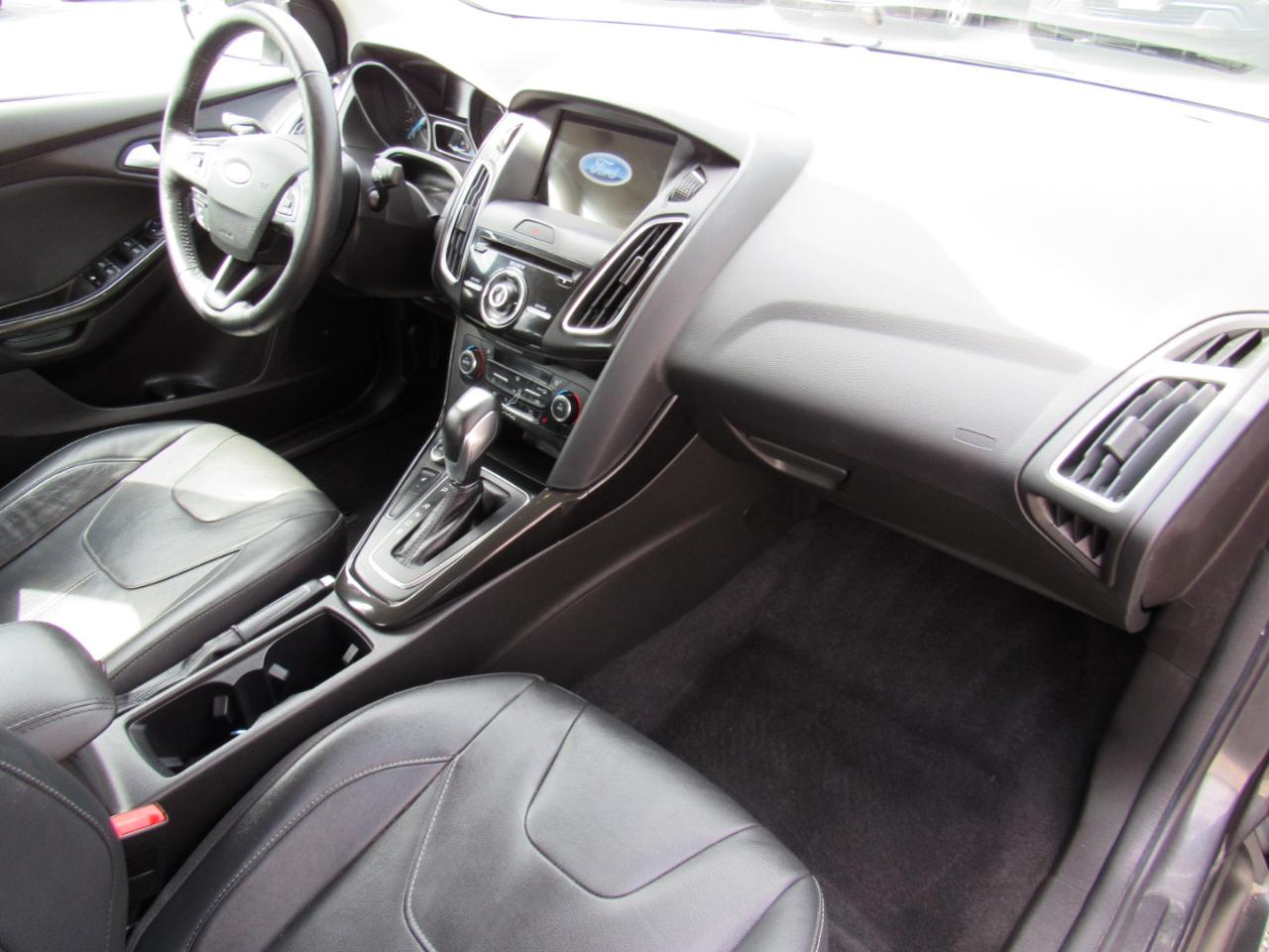 Ford Focus Titanium Sedan 2017