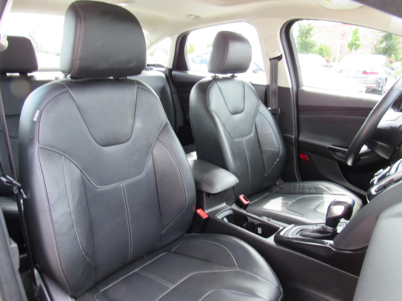 Ford Focus Titanium Sedan 2017