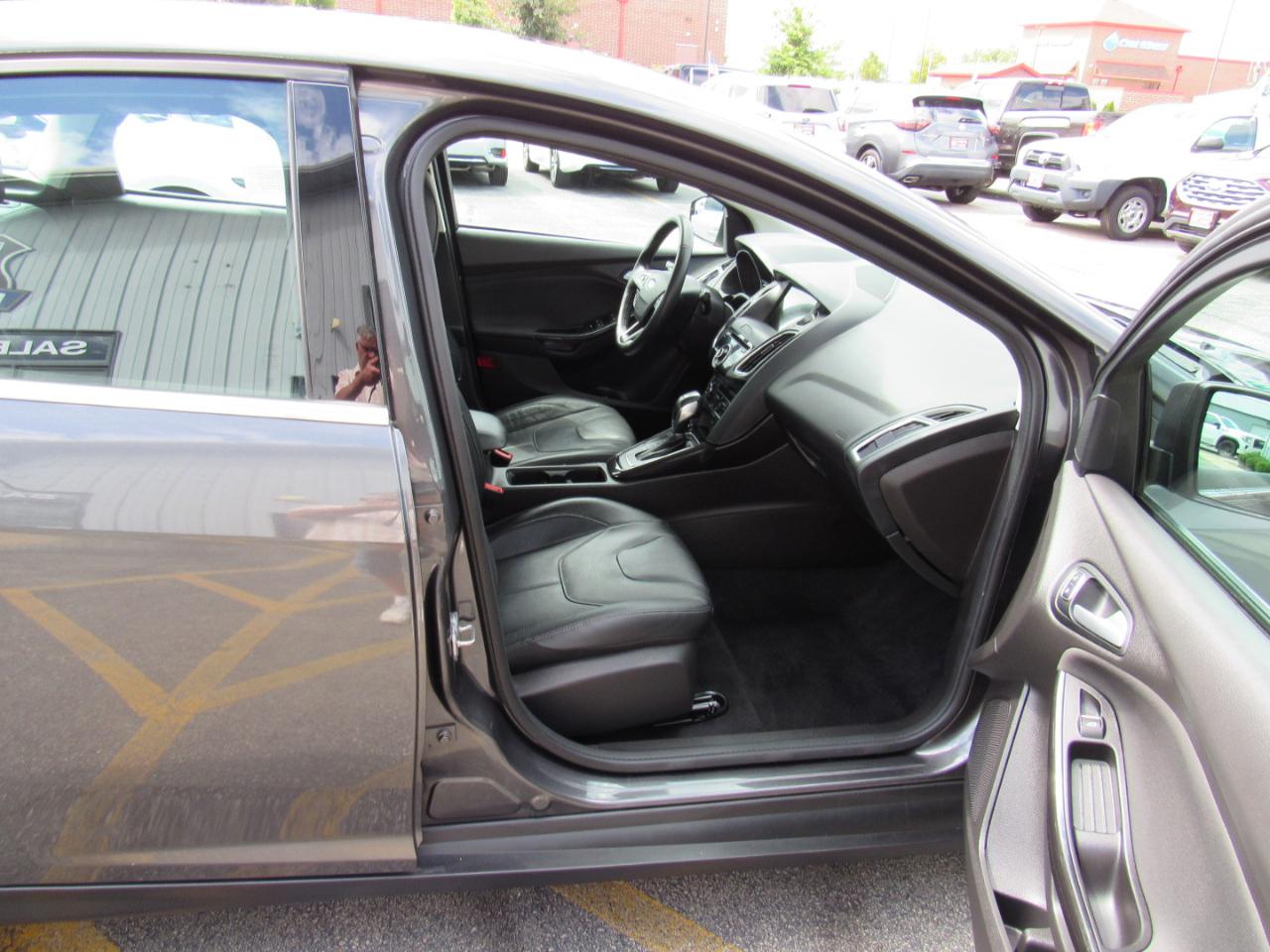 Ford Focus Titanium Sedan 2017