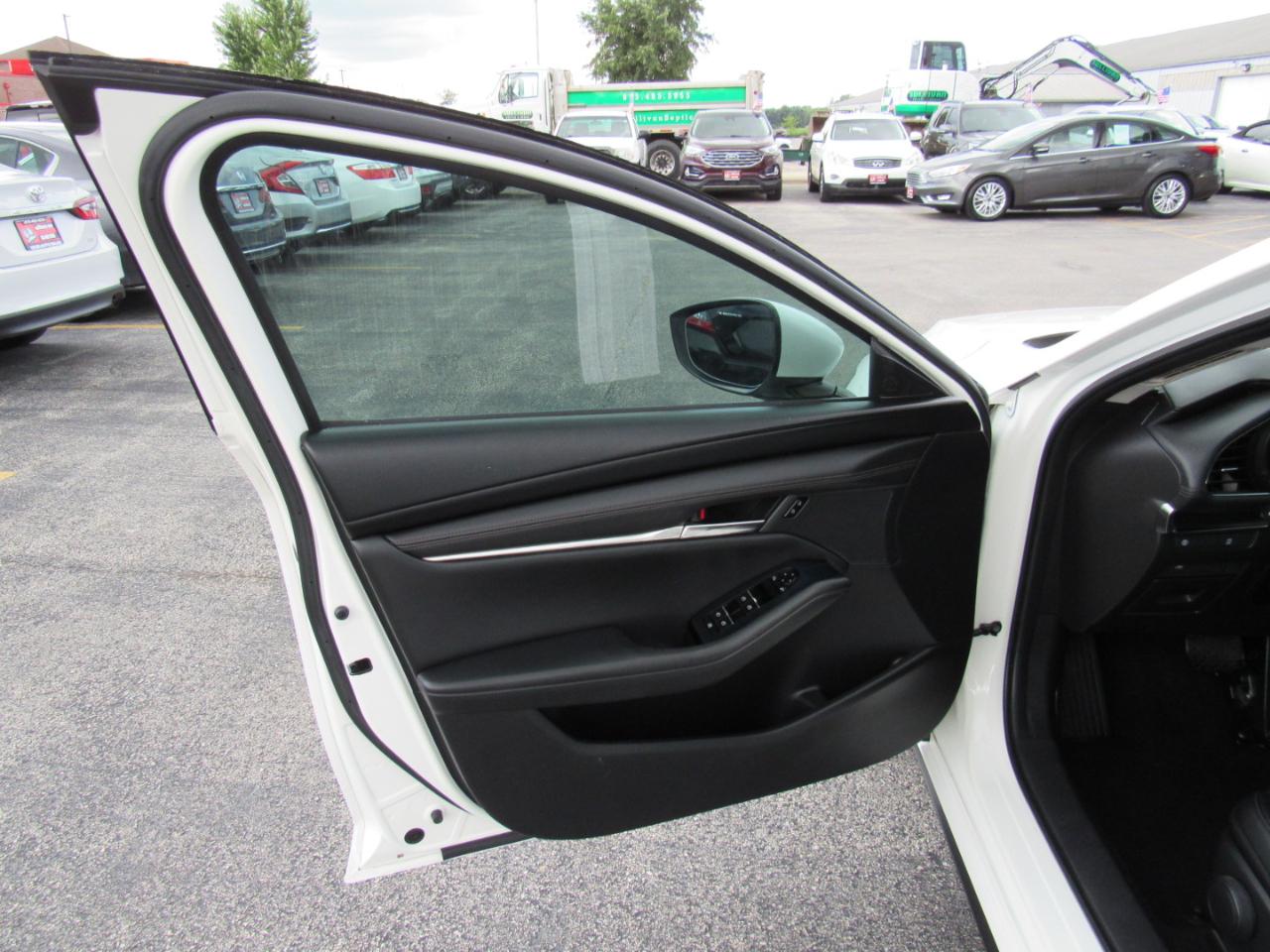 Mazda Mazda3 Sedan FWD w/Select Pkg 2019