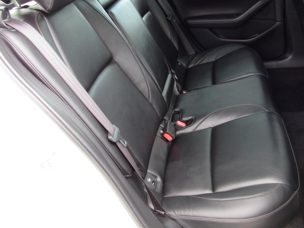 Mazda Mazda3 Sedan FWD w/Select Pkg 2019