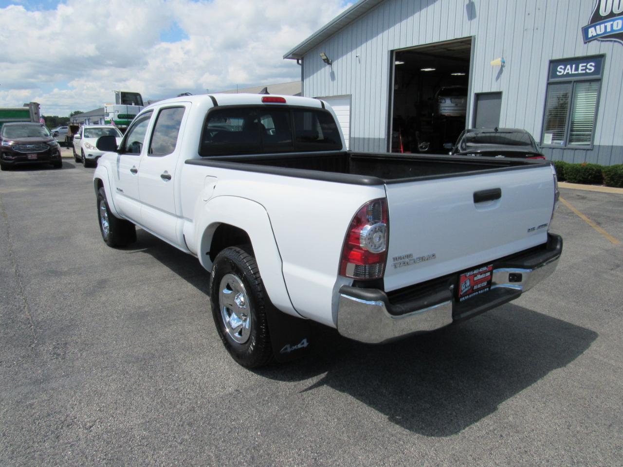 Toyota Tacoma 4WD Double Cab LB V6 AT (Natl) 2014