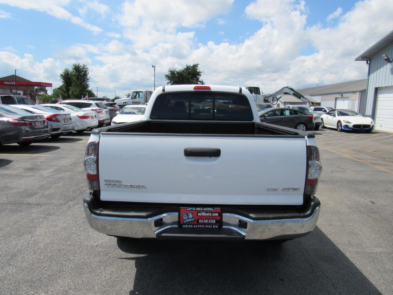Toyota Tacoma 4WD Double Cab LB V6 AT (Natl) 2014