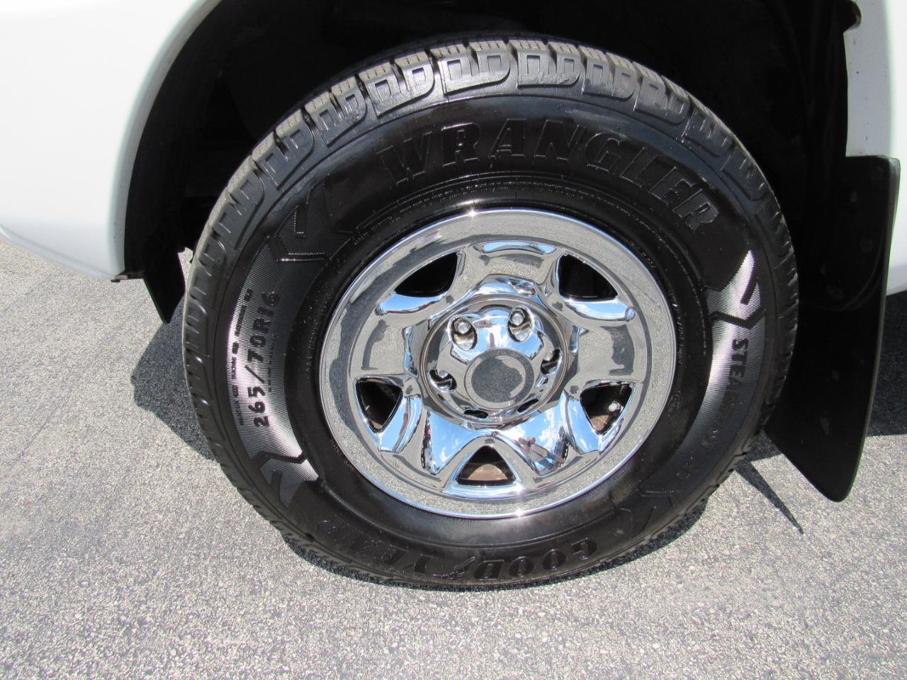 Toyota Tacoma 4WD Double Cab LB V6 AT (Natl) 2014