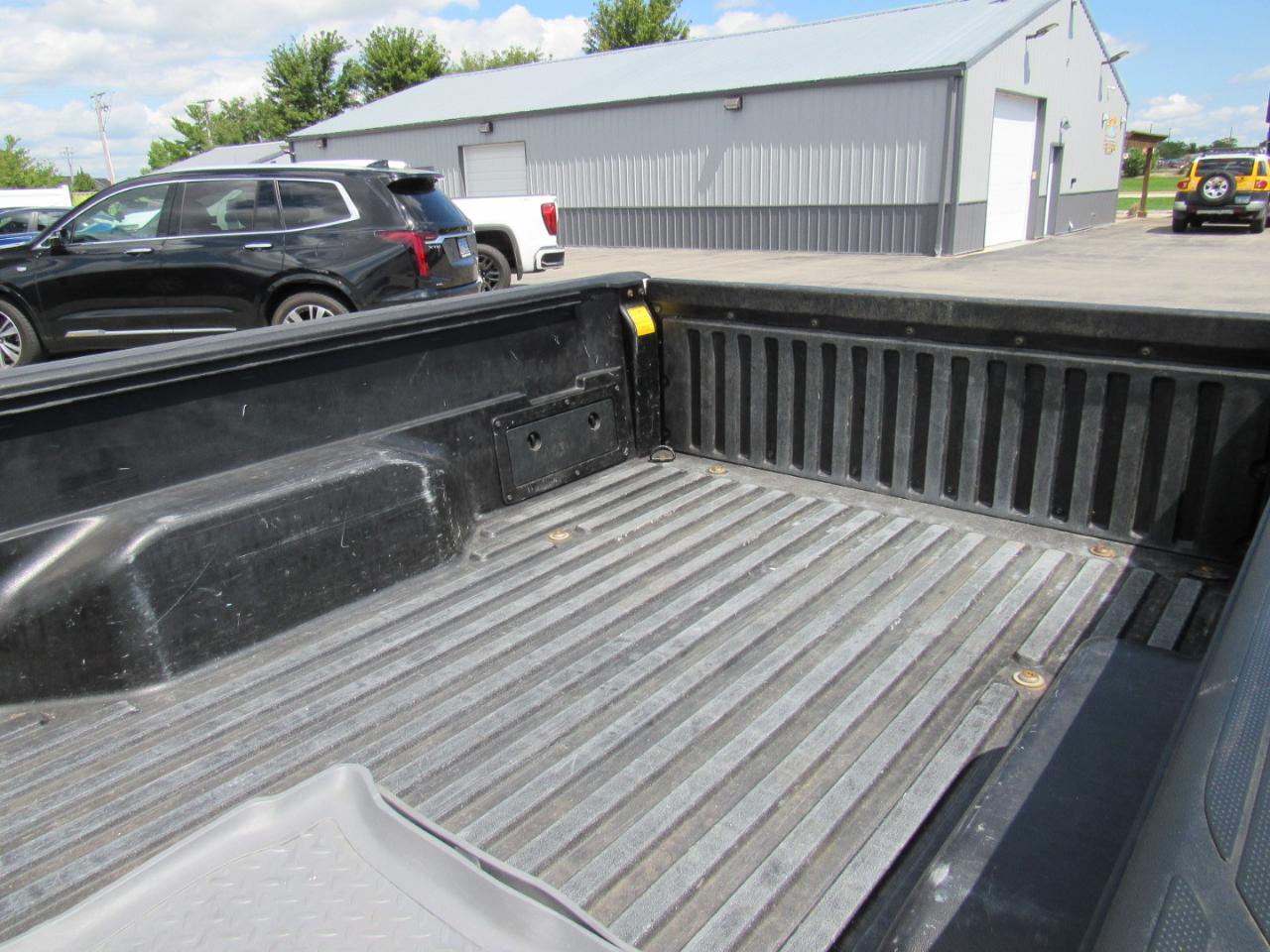 Toyota Tacoma 4WD Double Cab LB V6 AT (Natl) 2014