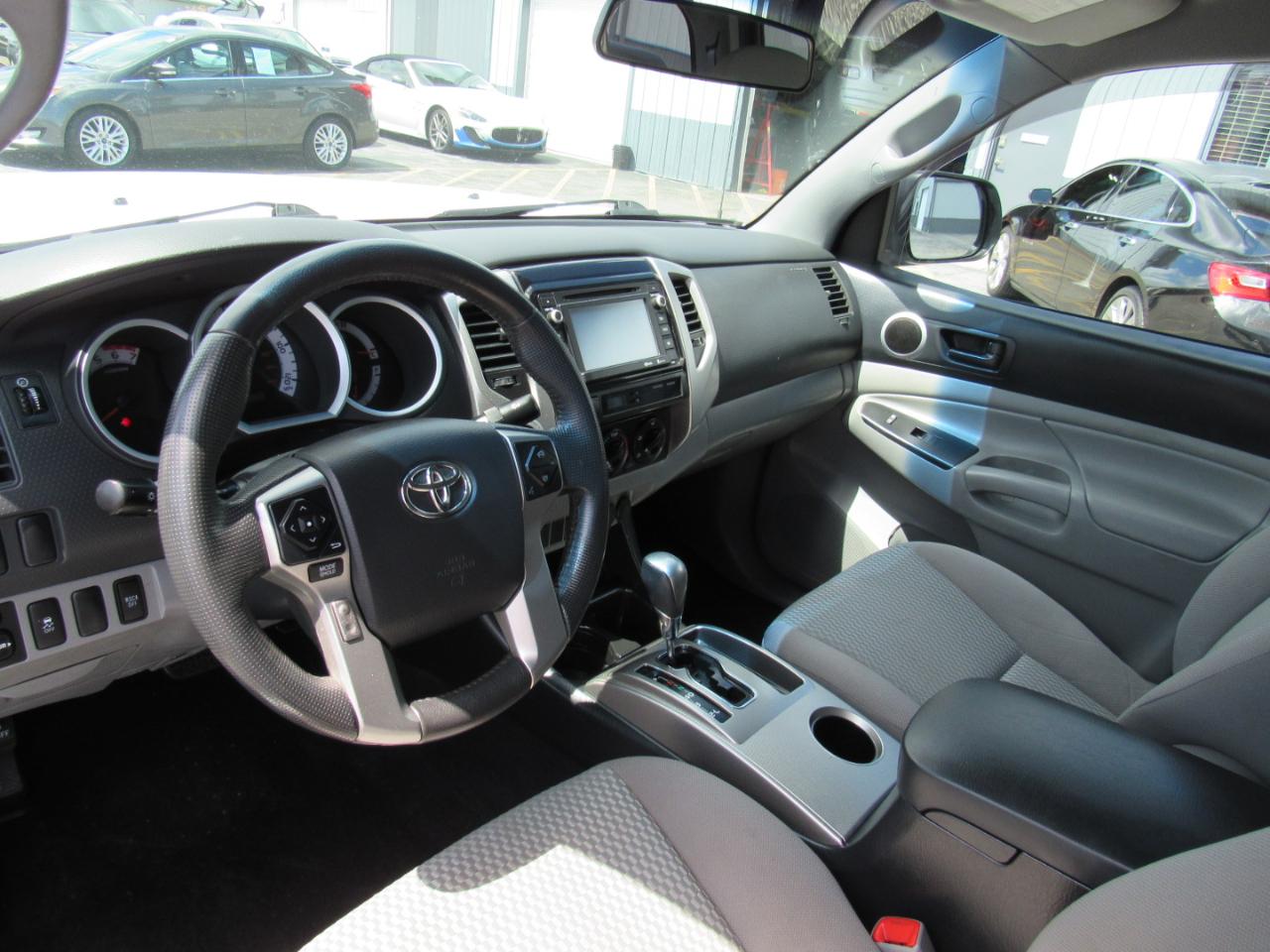 Toyota Tacoma 4WD Double Cab LB V6 AT (Natl) 2014