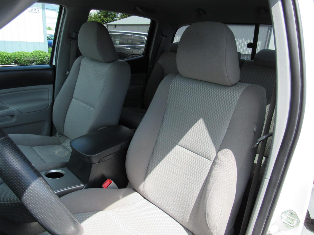 Toyota Tacoma 4WD Double Cab LB V6 AT (Natl) 2014